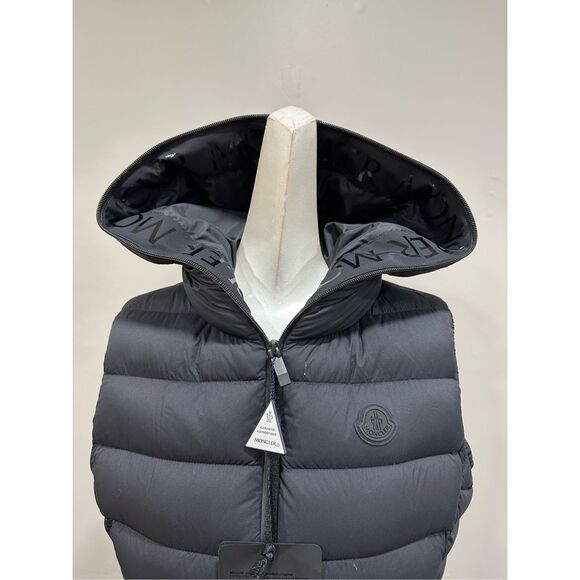 MONCLER BARRAUX HOODED DOWN VEST SIZE 0 / XS $1,800.00 - Picture 5 of 16